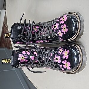 Girls patent leather doc martens, floral